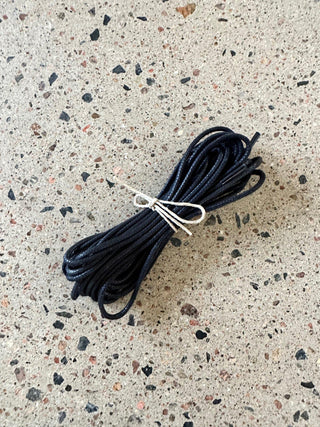 Skoband_BLANK_svart_BLANK_300